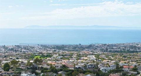 Photo of 23 San Mateo Way, Corona Del Mar, CA 92625 (MLS # OC25247778) Photo of 23 San Mateo Way, Corona Del Mar, CA 92625 (MLS # OC25247778)