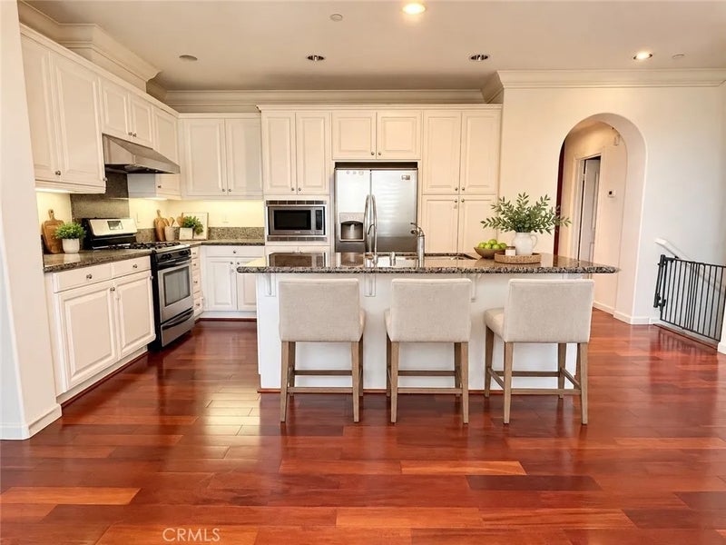 883 Terrace West