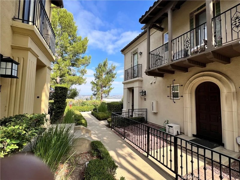 883 Terrace West