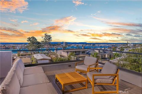 2212 Cliff Drive Newport Beach CA 92663