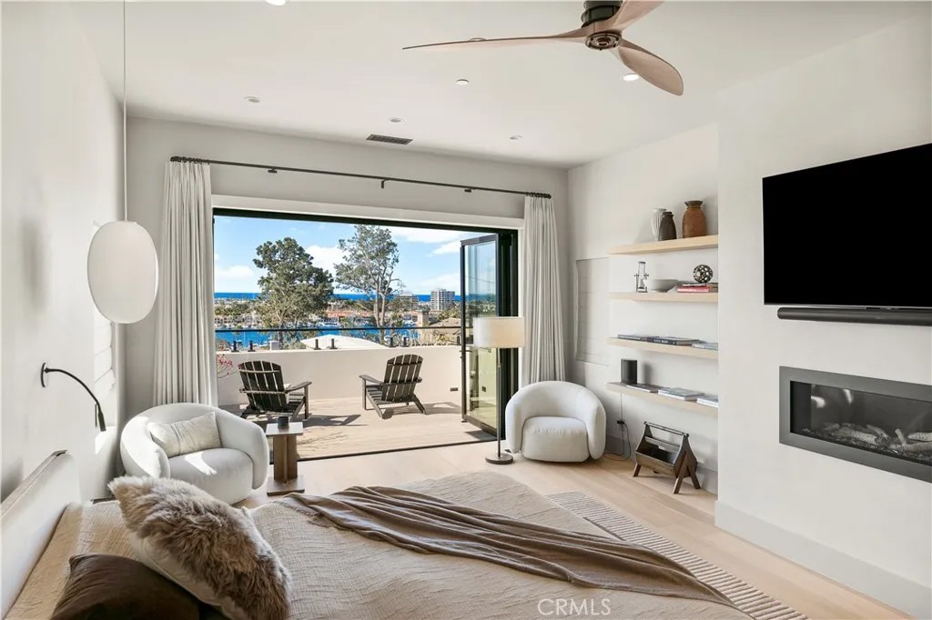 2212 Cliff Drive