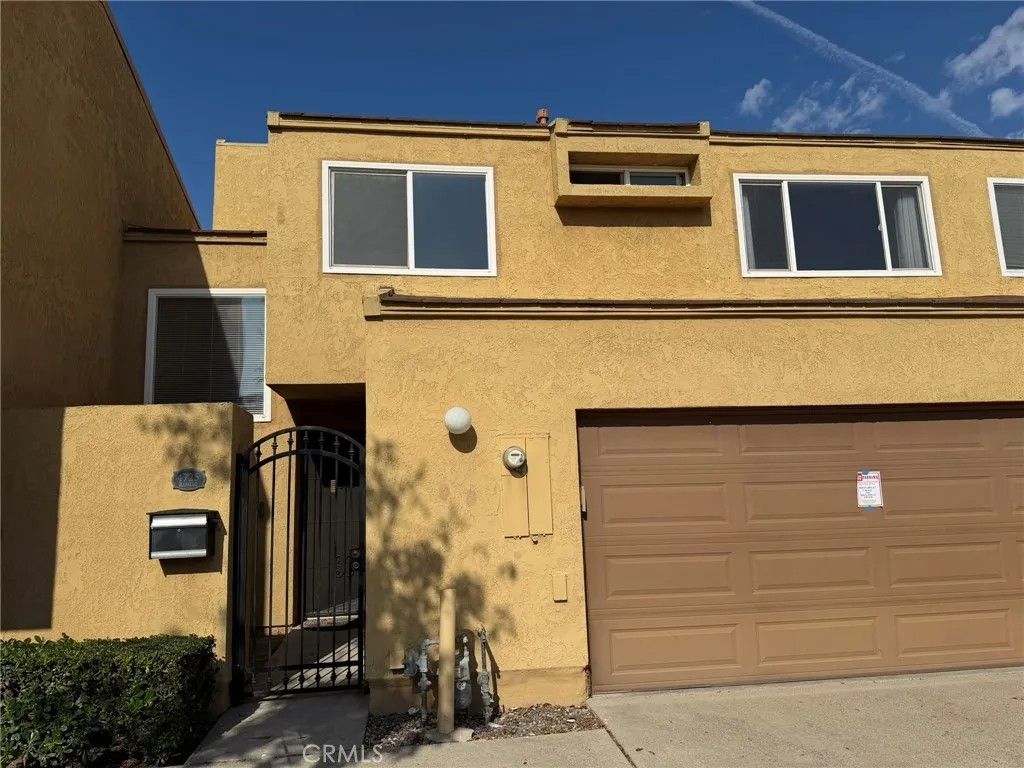 Photo of 4725 Rapallo Plz, Yorba Linda, CA 92886 (MLS # OC26077530)