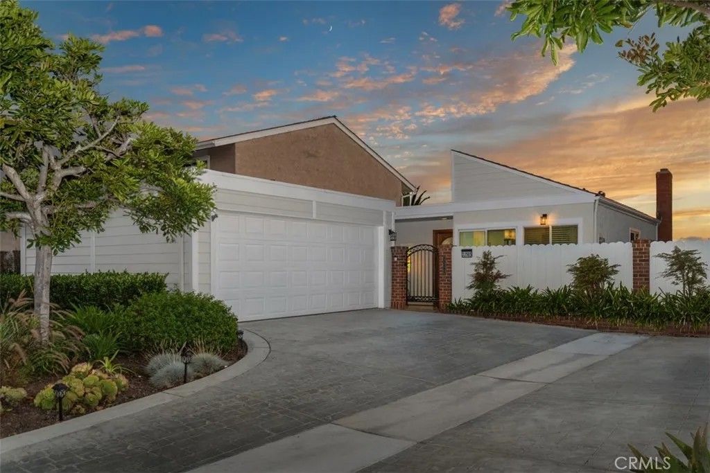 Photo of 33565 Via Corvalian, Dana Point, CA 92629 (MLS # OC26028227)