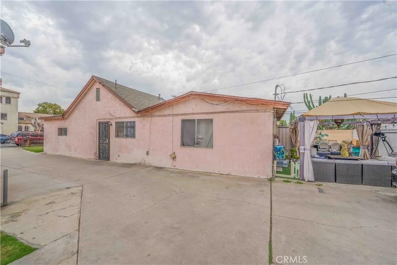 6631 El Selinda Avenue