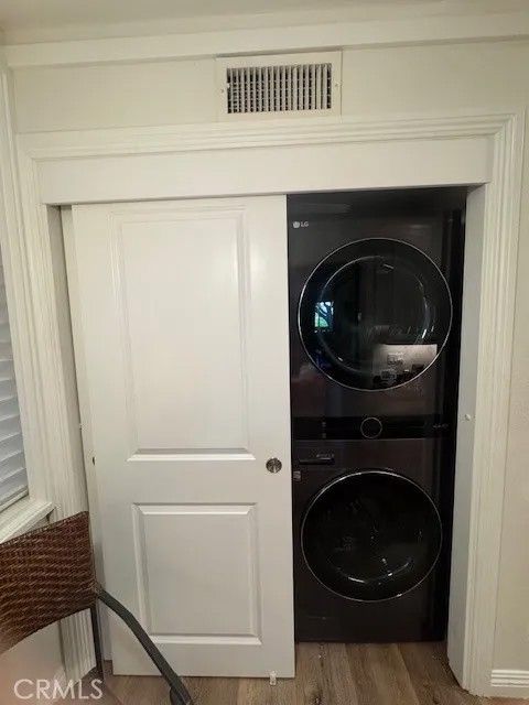 Photo of 5216 Yarmouth #107, Encino, CA 91316 (MLS # SR26018851)