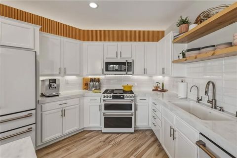 Tiny photo for 17684 View Crest Court, Victorville, CA 92395 (MLS # HD26132044)