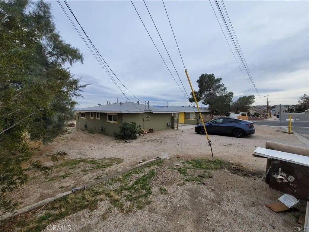 Photo of 961 Manzanita Drive #4, Barstow, CA 92311 (MLS # DW25264843)