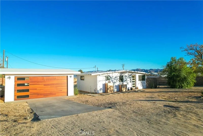 4727 Avenida La Flora Desierta