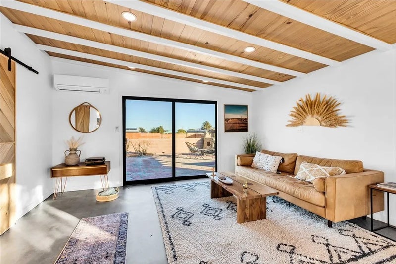 4727 Avenida La Flora Desierta