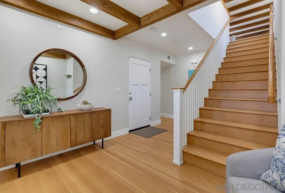 2264 Soto Street
