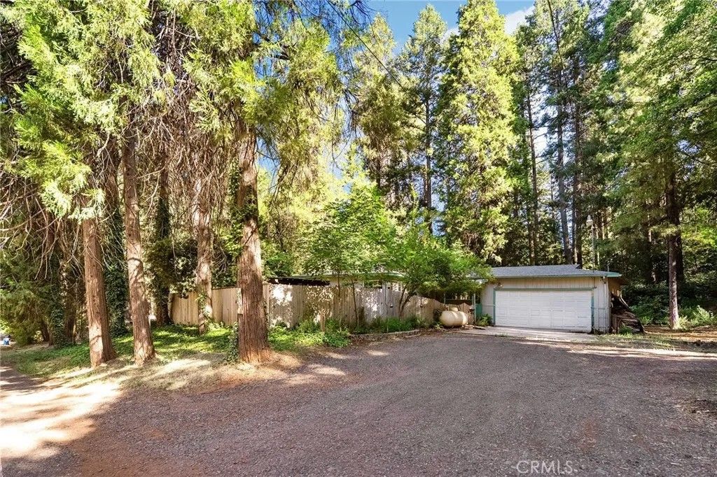 Photo of 6603 Woodward Drive, Magalia, CA 95954 (MLS # SN26015893)