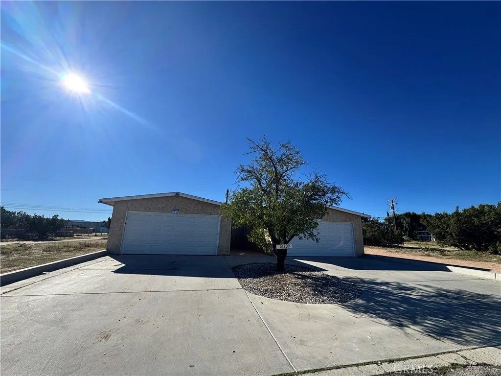 Photo of 16209 Juniper Street, Hesperia, CA 92345 (MLS # SB25275982)