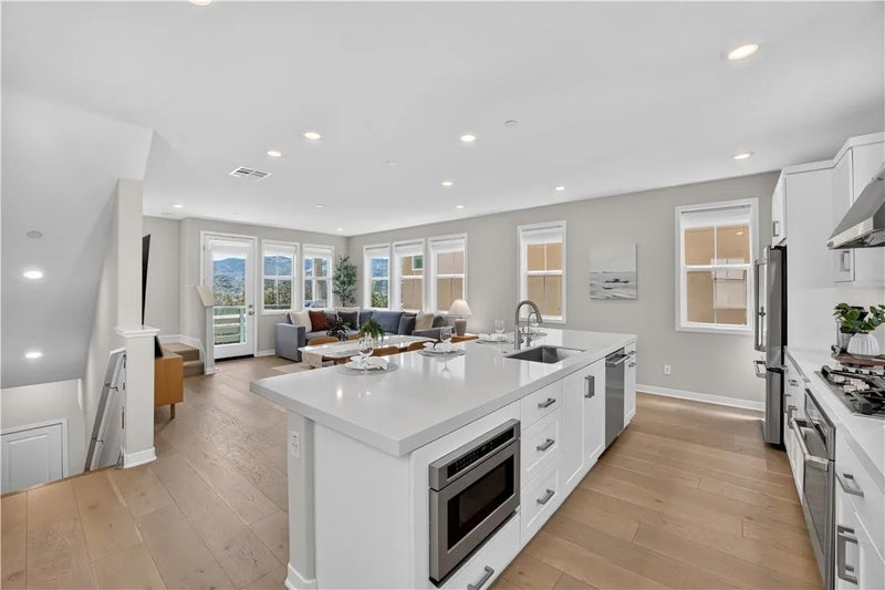 32 Welltree Way