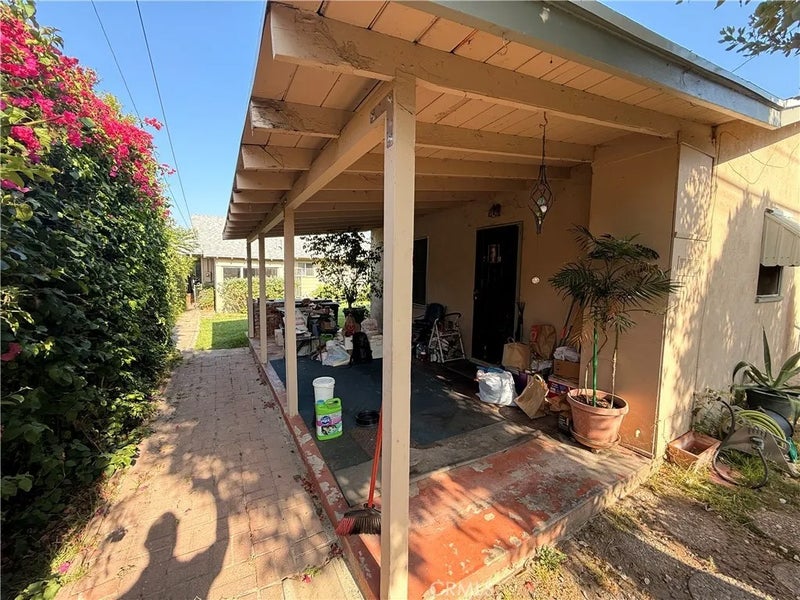 6226 Comstock