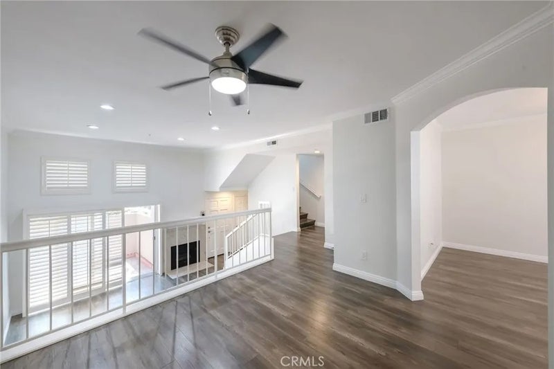 1325 E Grand