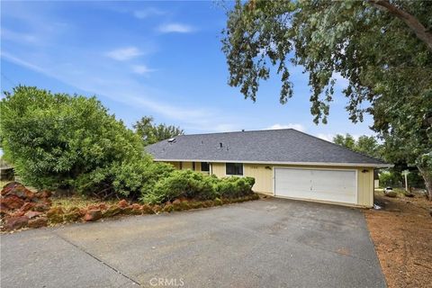 Photo of 17312 Greenridge Rd, Hidden Valley Lake, CA 95467 (MLS # LC26092337)
