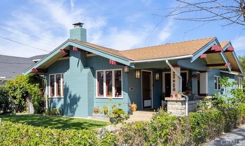 Photo of 2439 E 6th St, Long Beach, CA 90814 (MLS # PW26057142)