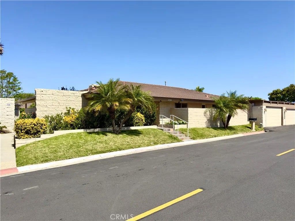 Photo of 27121 Calle Caballero #B, San Juan Capistrano, CA 92675 (MLS # OC26091976)