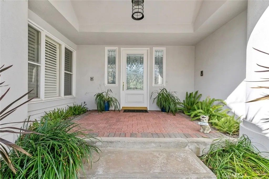 Photo of 10811 Baile Avenue, Chatsworth, CA 91311 (MLS # SR26011209)