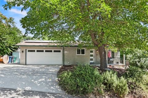 Tiny photo for 102 Glencrest Lane, Paso Robles, CA 93446 (MLS # NS25198237)