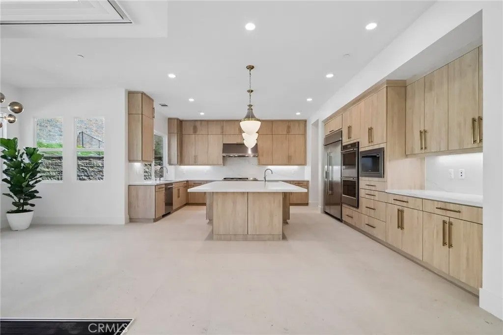 5867 Sunrise Ridge Lane