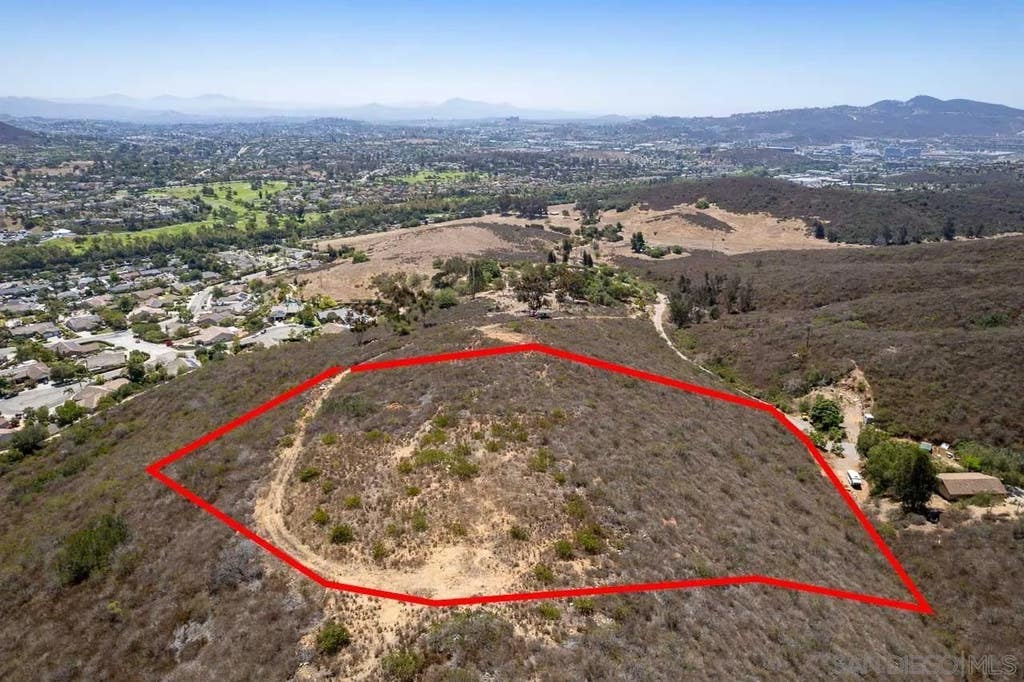 Photo of N Twin Oaks Valley Rd, San Marcos, CA 92069 (MLS # 260017590)