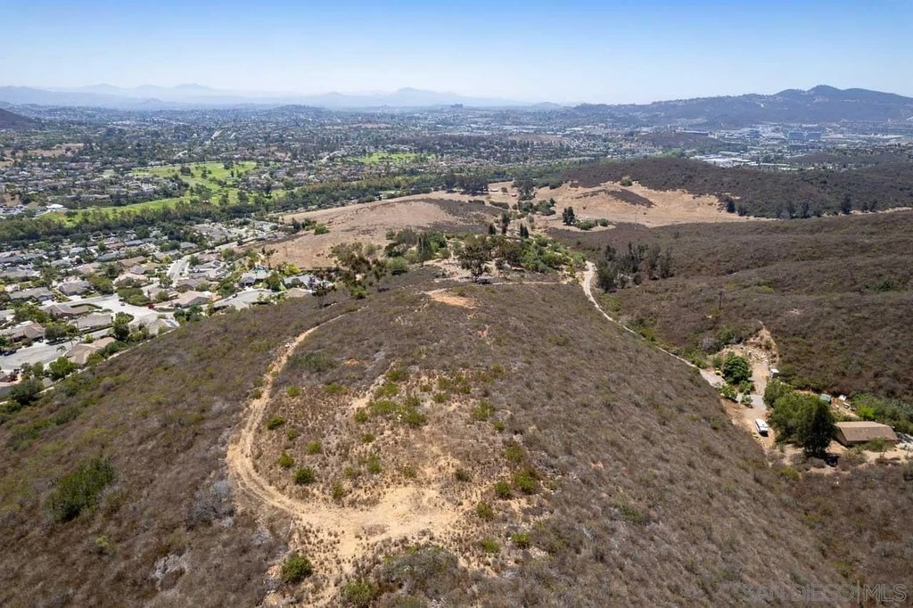 Photo of N Twin Oaks Valley Rd, San Marcos, CA 92069 (MLS # 260017590)