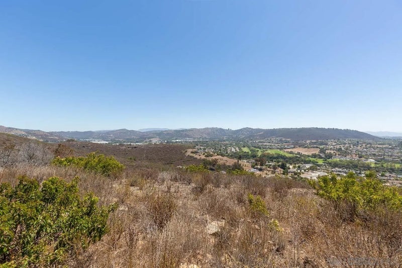 N Twin Oaks Valley Rd 0