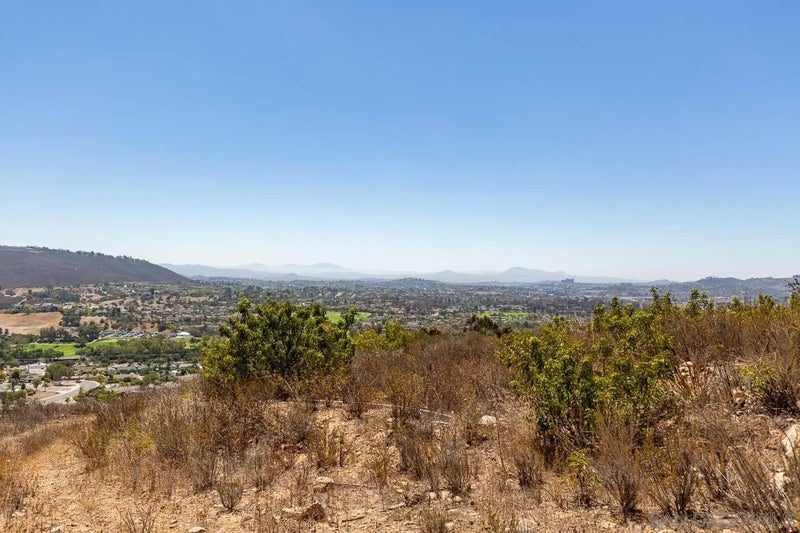 N Twin Oaks Valley Rd 0