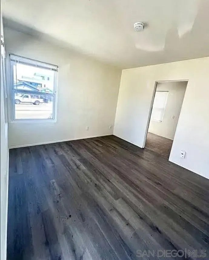 723-725 Sunset Court