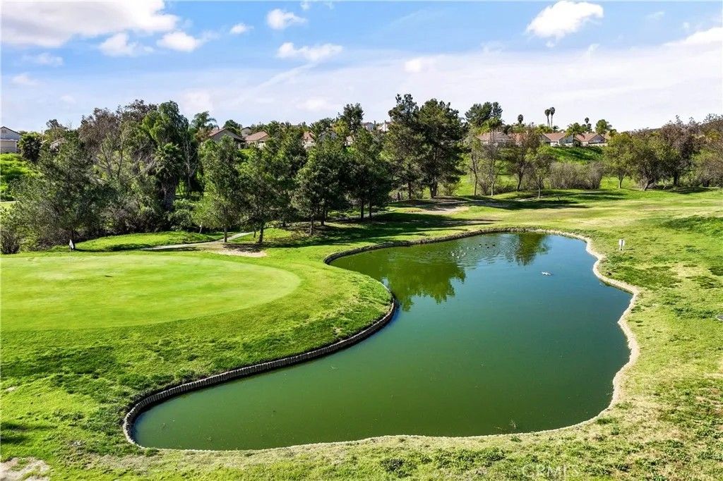 Photo of 40465 Via Camposeco, Murrieta, CA 92562 (MLS # SW26033025)