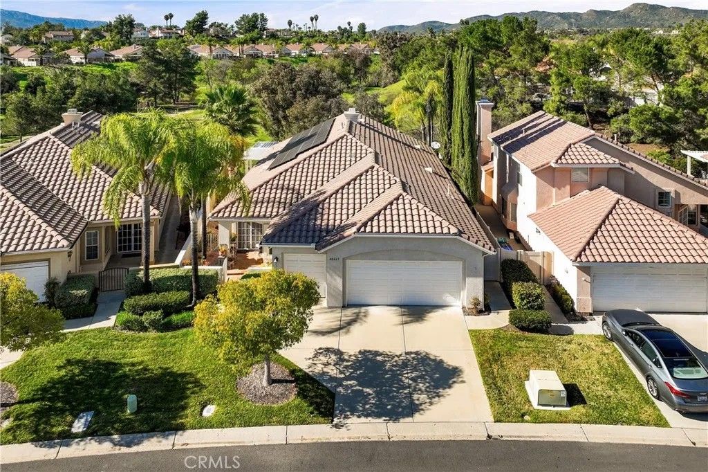 Photo of 40465 Via Camposeco, Murrieta, CA 92562 (MLS # SW26033025)