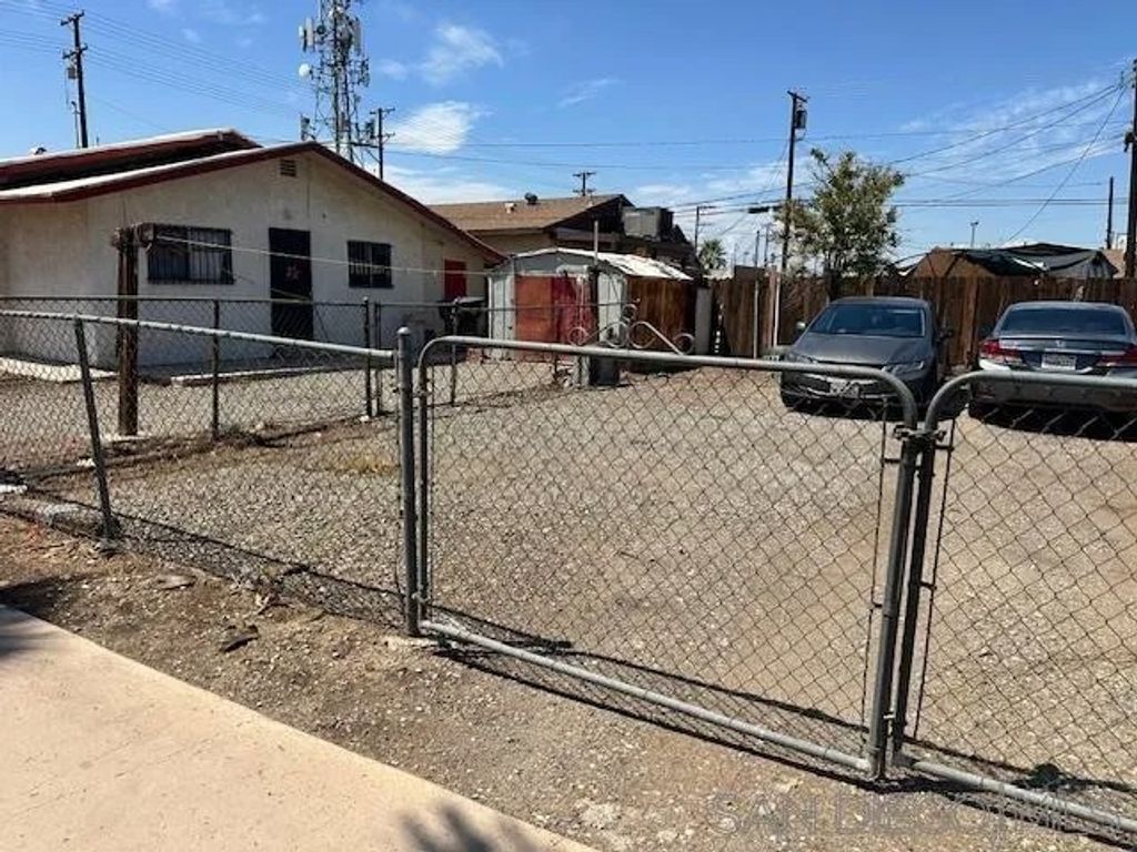 Photo of 21 E 7 Th St #1, Calexico, CA 92231 (MLS # 250042797)