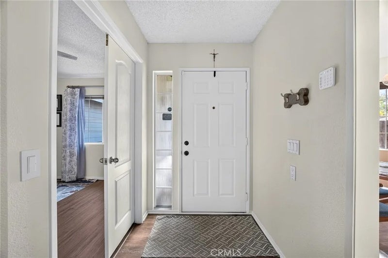 1043 Juniper