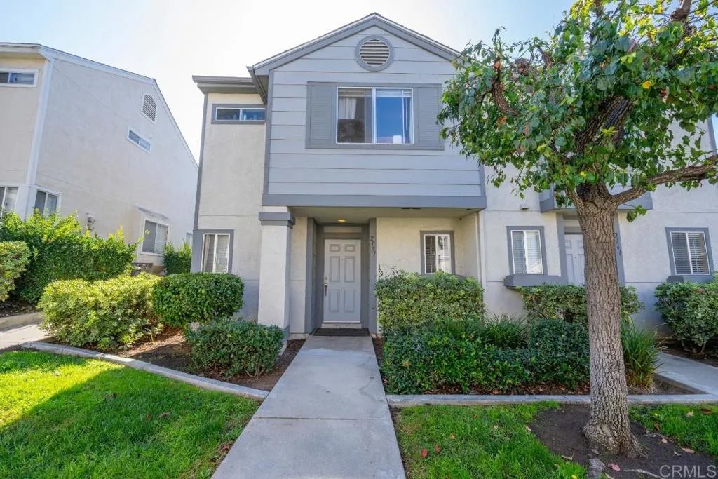 2157 Kings View Cir.