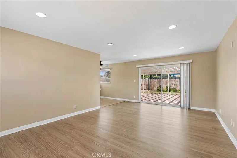 1165 N 6th