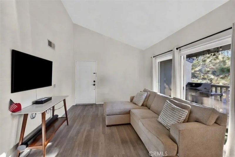 1627 Brea Boulevard