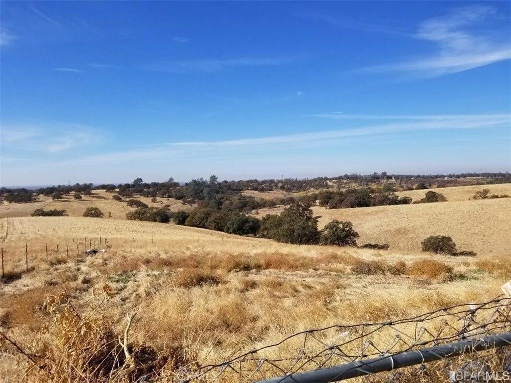 Photo of 390 Knob Hill Avenue, Oroville, CA 95966 (MLS # OR26018855)