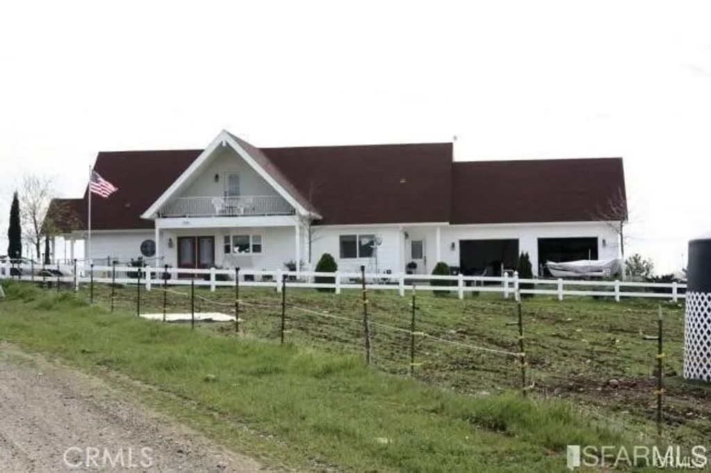 Photo of 390 Knob Hill Avenue, Oroville, CA 95966 (MLS # OR26018855)