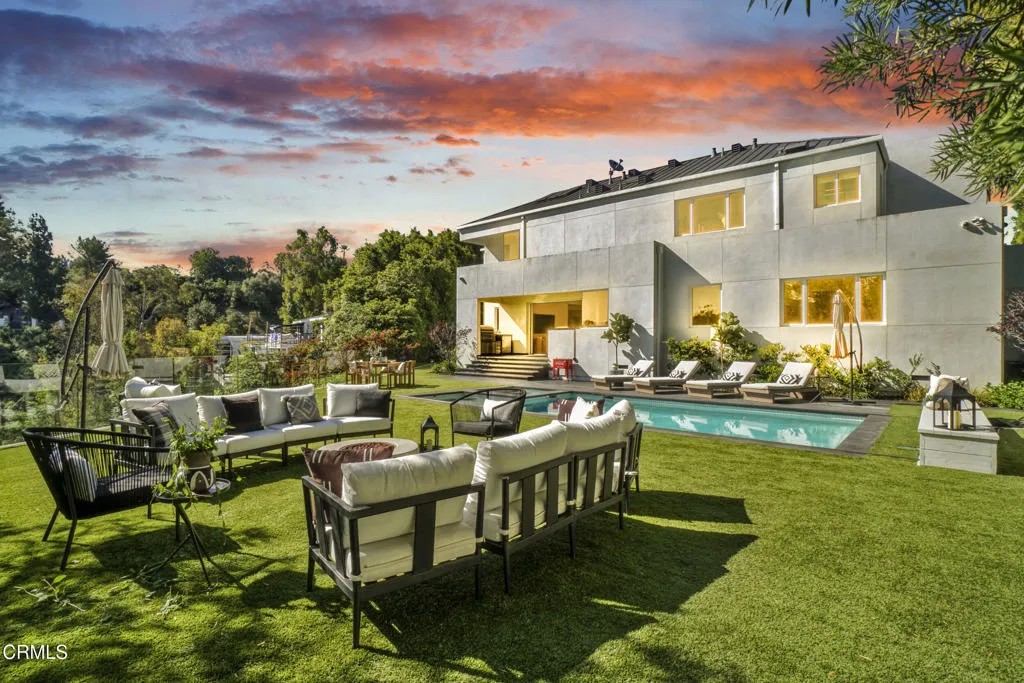 1116 Linda Flora Drive