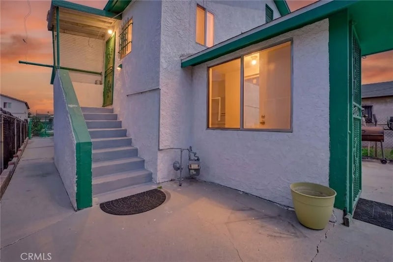 828 W 73rd Street