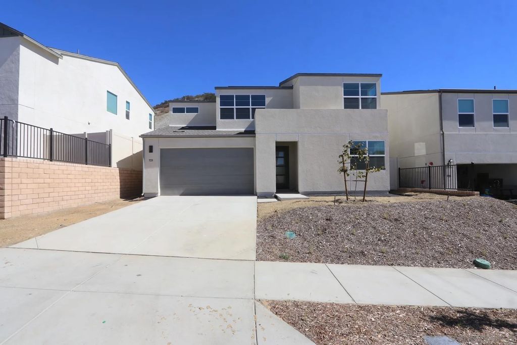 Photo of 721 Meadowood ST Lot 330 St #LOT 330, Fallbrook, CA 92028 (MLS # 250042045)