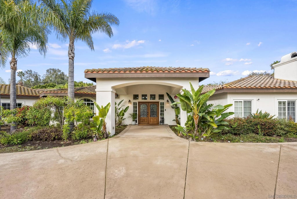 Photo of 17412 La Brisa, Rancho Santa Fe, CA 92067 (MLS # 260013221)