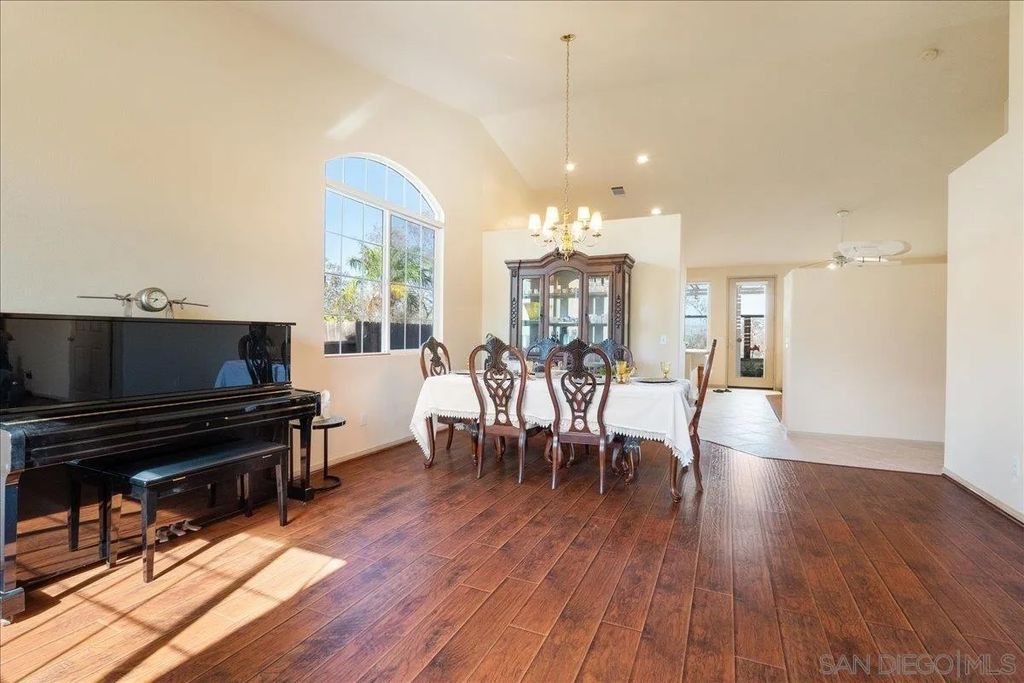 Photo of 1992 Ridge Way Glen, Escondido, CA 92029 (MLS # 260012911)