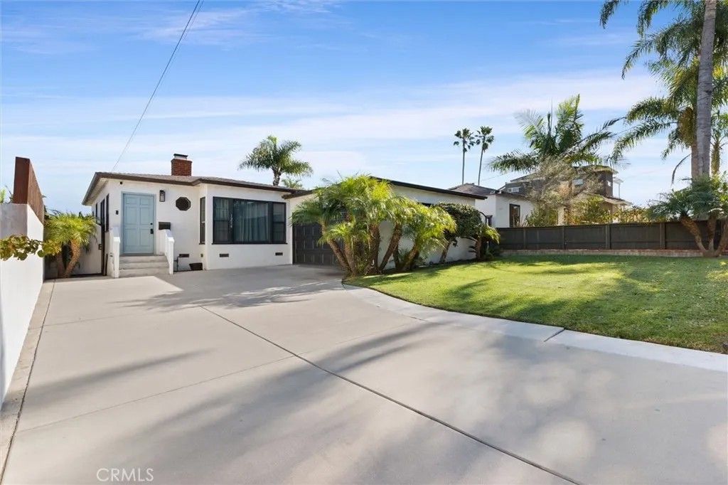 Photo of 1216 Steinhart Avenue, Redondo Beach, CA 90278 (MLS # SB26020669)