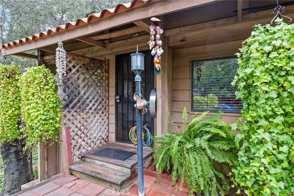 Photo of 42185 Oak Canyon, Hemet, CA 92544 (MLS # SW26088687)