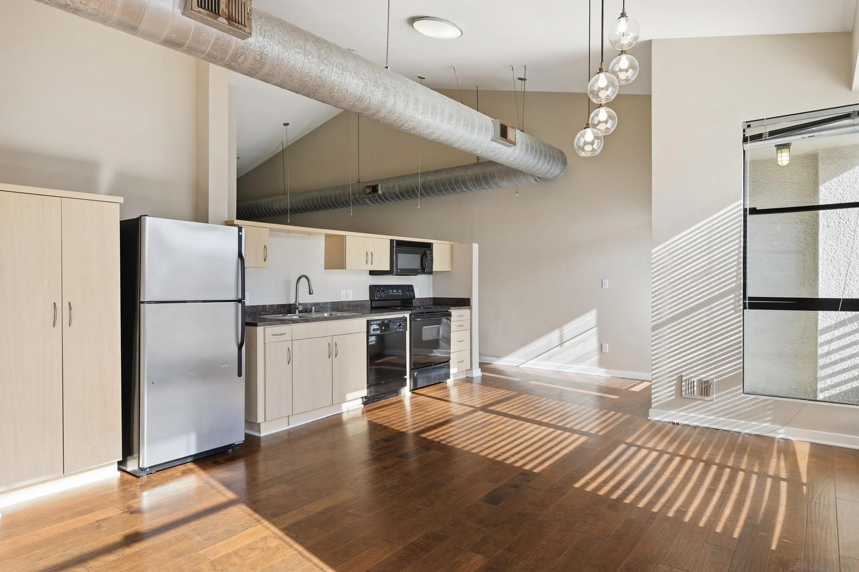 777 6Th Ave 419