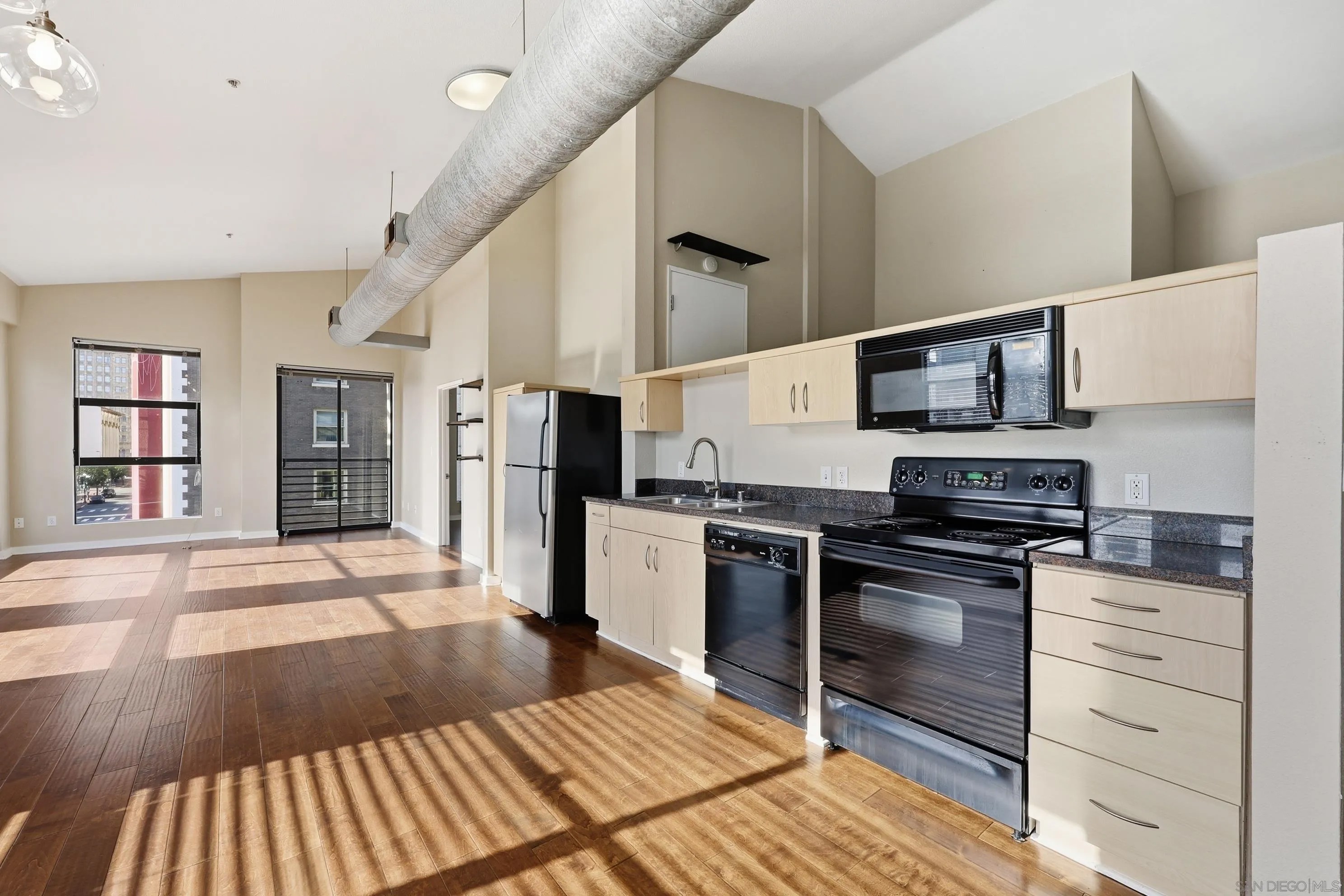 777 6Th Ave 419
