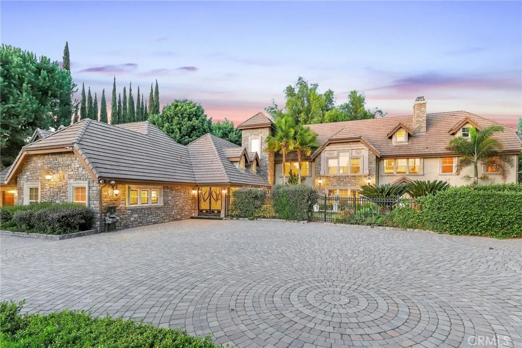 2611 Steeplechase Lane