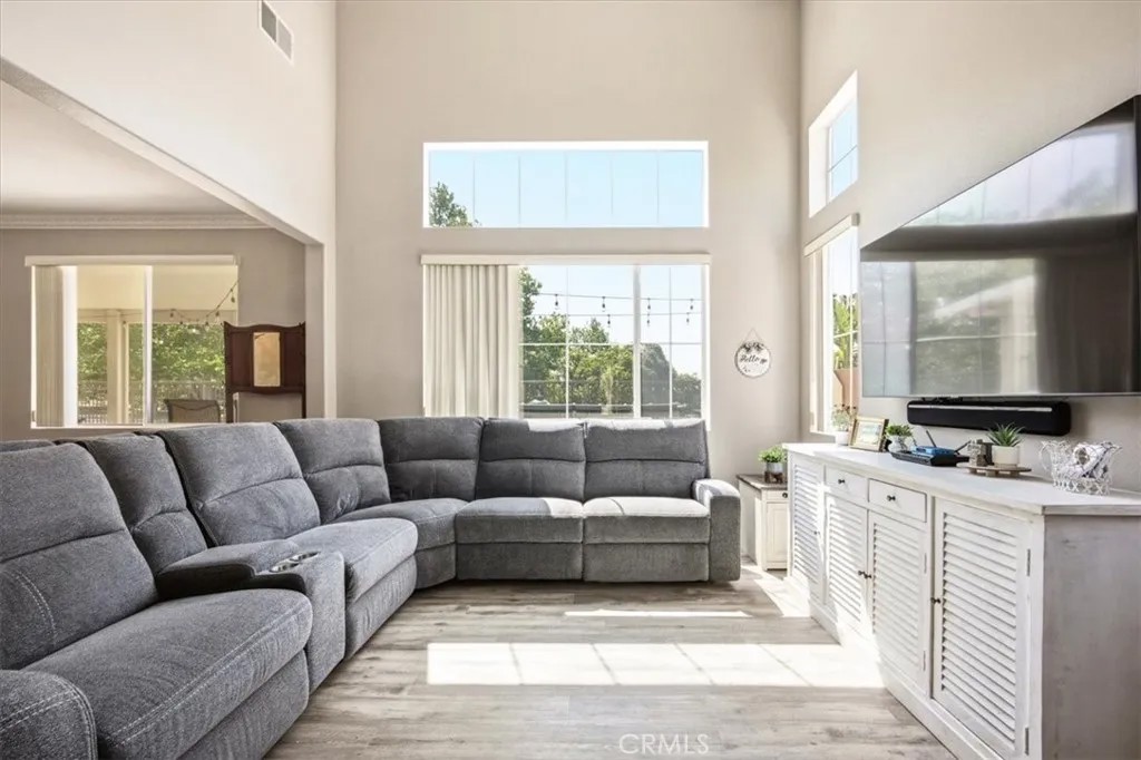 5065 Columbia